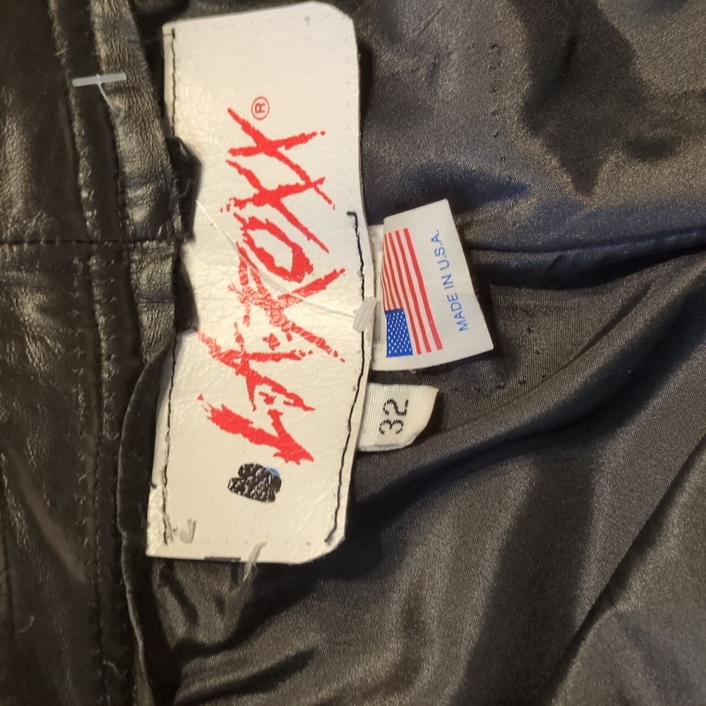 Vintage Chic: LA ROXX 1990's Black Leather Pants with Barrel/Balloon Legs - Picture 10 of 14